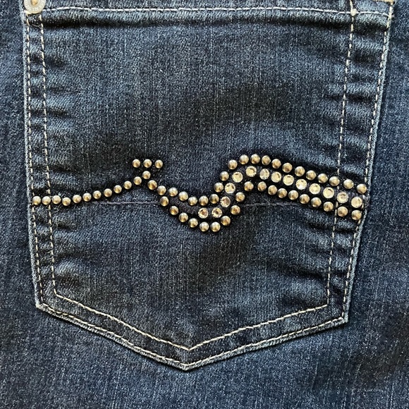 7 For All Mankind low-rise, bootcut, size 29 jeans - Picture 6 of 7